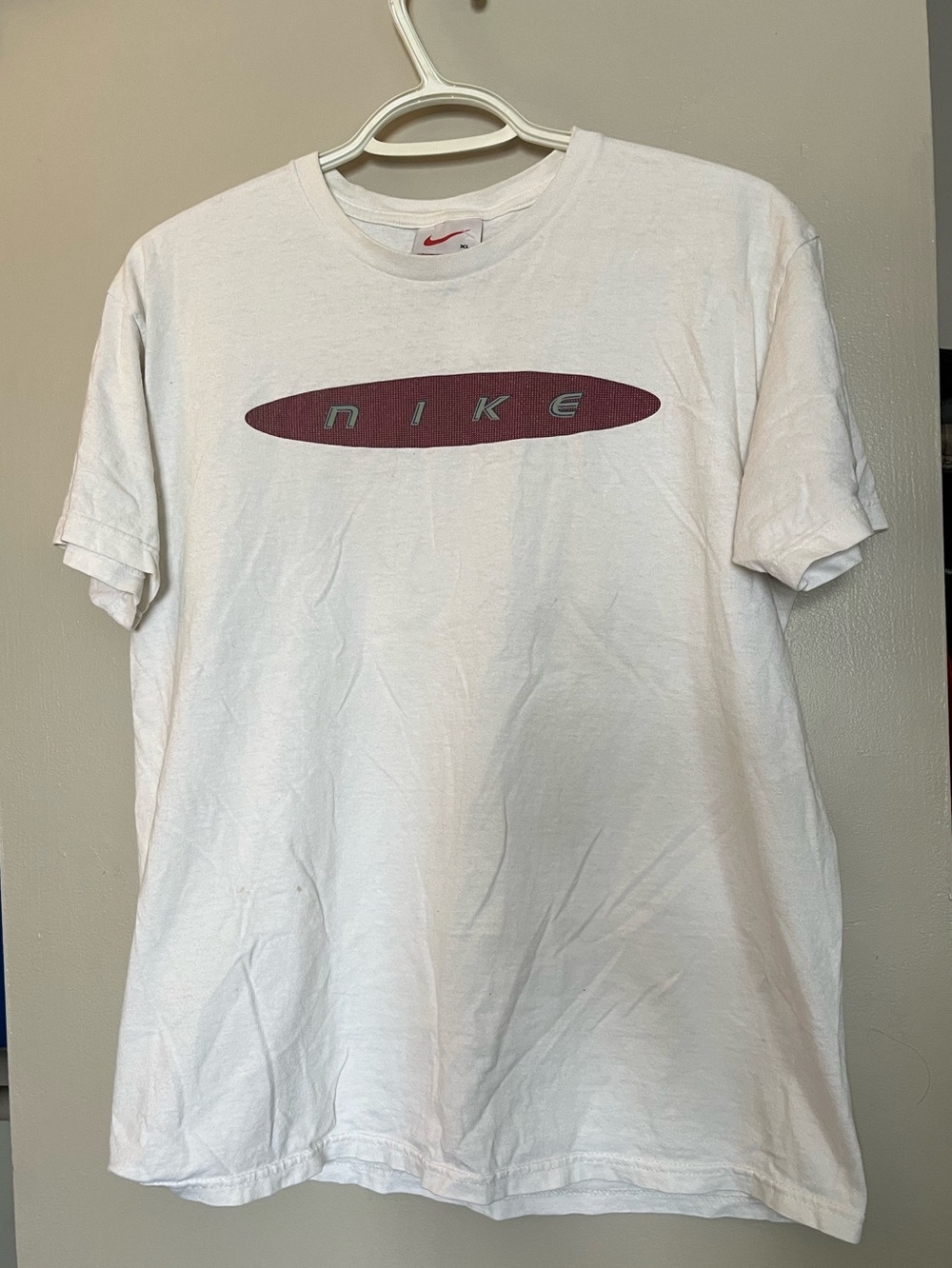 Y2K nike graphic shirt
